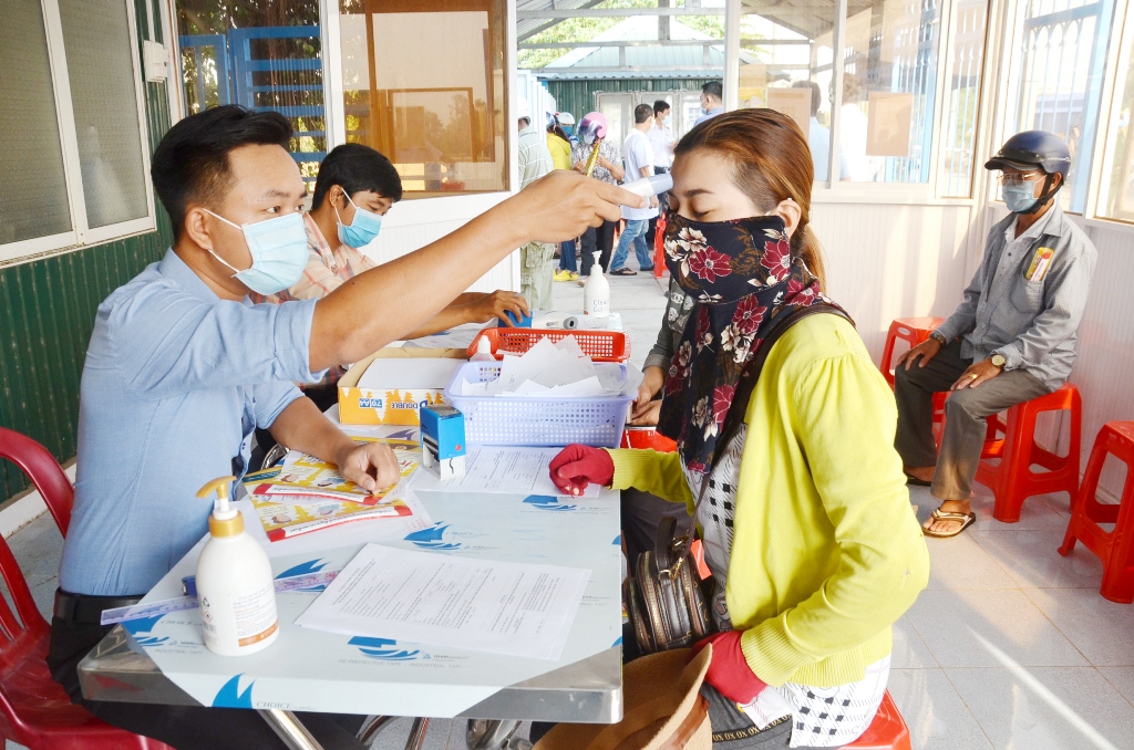 Đoàn kết ứng phó đại dịch COVID-19