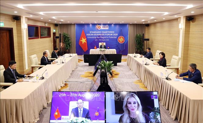 Thủ tướng dự Diễn đàn Kinh doanh ASEAN Standard Chartered 2020