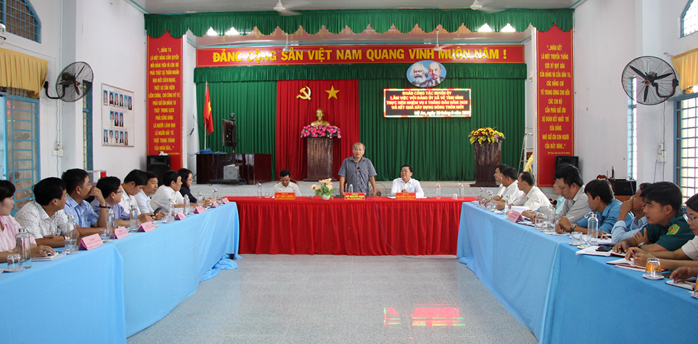 Bí thư Huyện ủy Chợ Mới Võ Nguyên Nam làm việc với Đảng ủy xã Mỹ An
