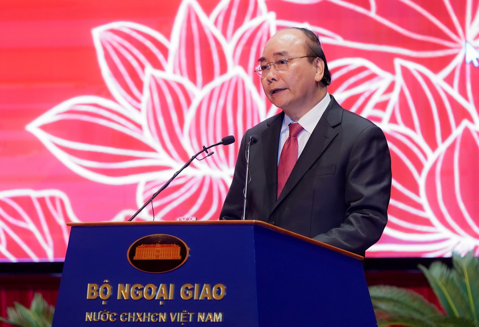 Thủ tướng nhấn mạnh ‘5 nhiệm vụ’, ‘3 thi đua’ để ‘tiếng chiêng’ ngoại giao Việt Nam mạnh mẽ, vang xa