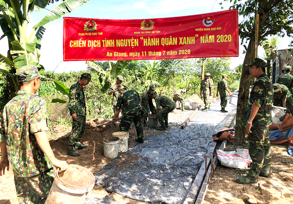 Cống hiến sức trẻ xây dựng quê hương