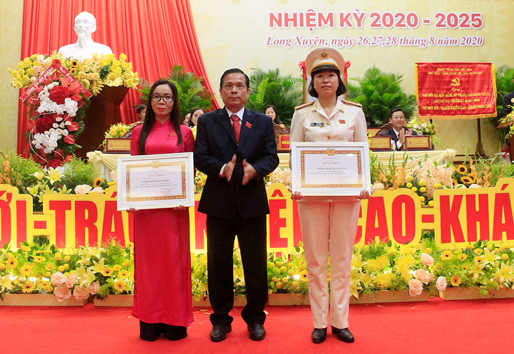 “Tìm ra những hướng đi mới, động lực mới cho sự phát triển toàn diện của TP. Long Xuyên”