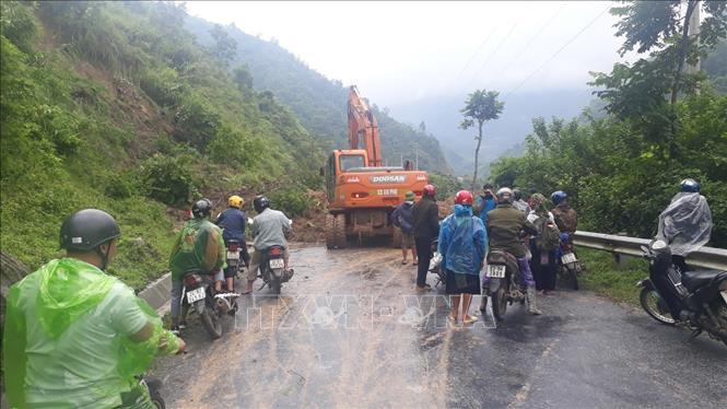 Vùng núi Bắc Bộ có mưa rào và dông rải rác