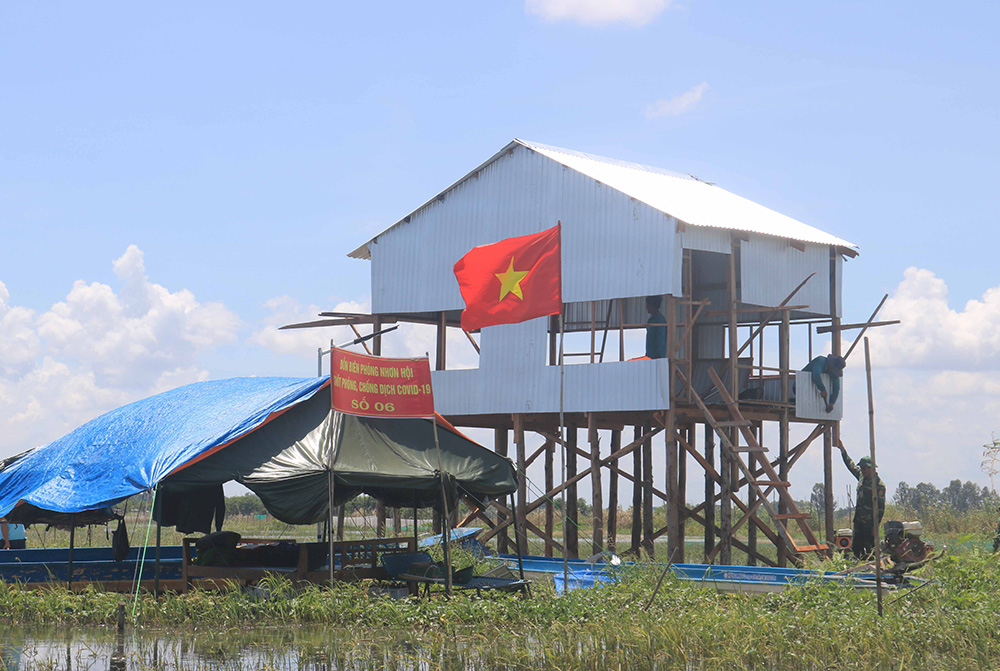 An Giang: “Thay áo” cho chốt phòng, chống dịch COVID-19