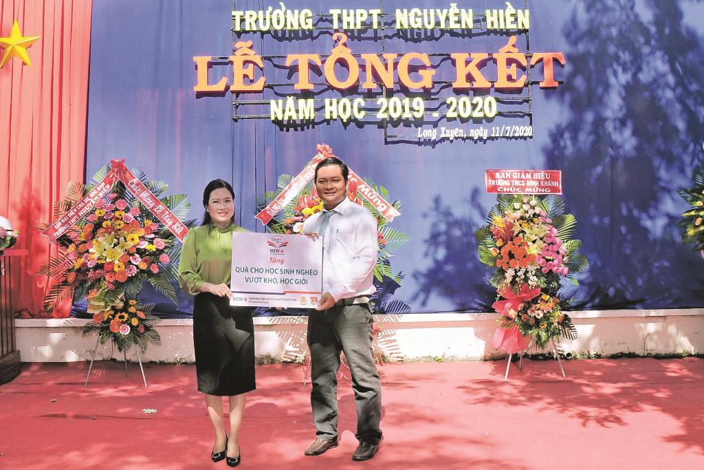 Trường THPT Nguyễn Hiền nhiều quyết tâm trong năm học mới