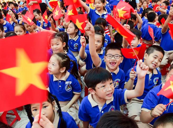 Sáng nay 1-9, học sinh cả nước tựu trường năm học 2020-2021
