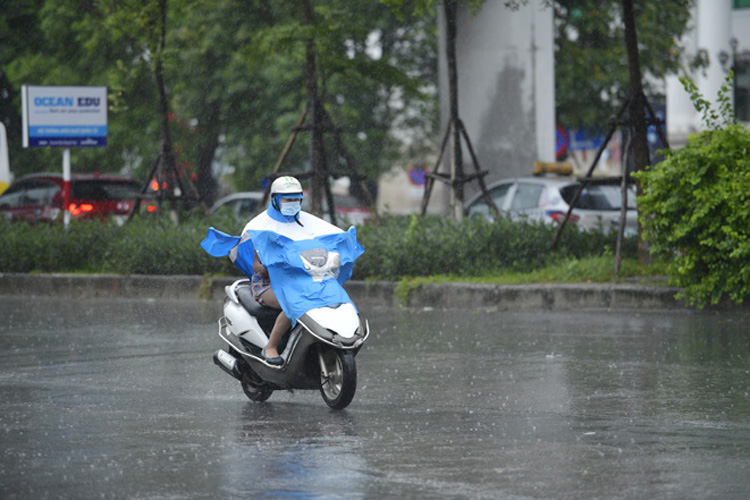Thời tiết ngày khai giảng 5-9: Nhiều khu vực trên cả nước có mưa rào và dông vào chiều tối