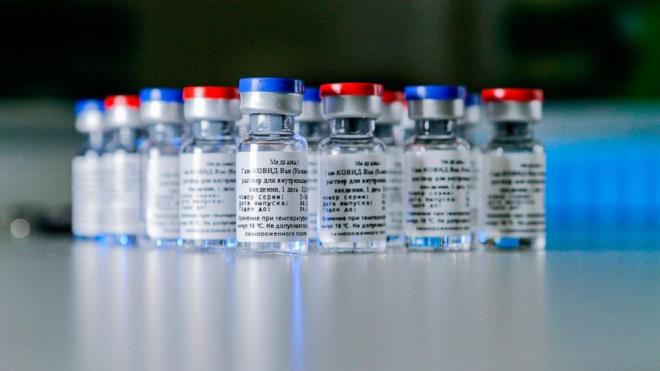 Mexico thử nghiệm vaccine COVID-19 của Nga, Malaysia mở rộng lệnh cấm nhập cảnh