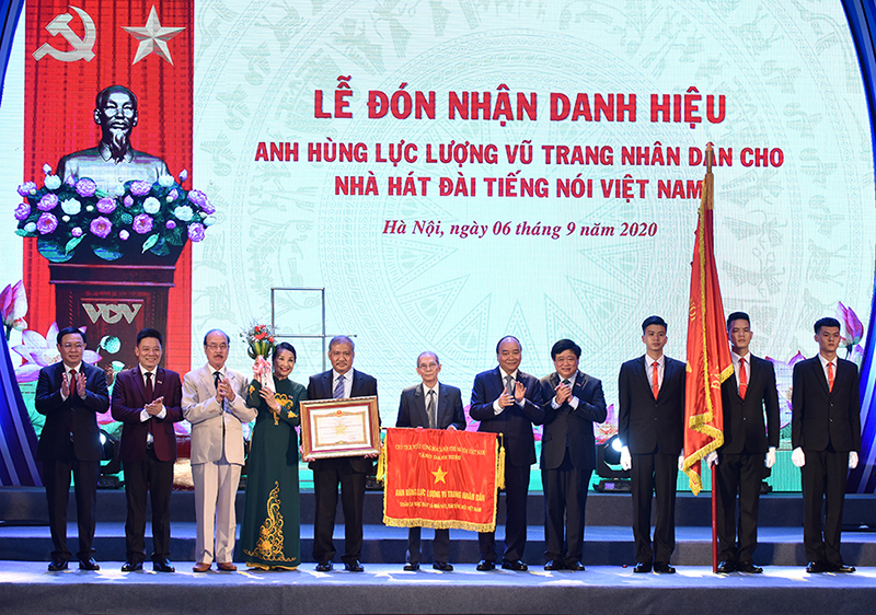 Thủ tướng Nguyễn Xuân Phúc dự Lễ kỷ niệm 75 năm thành lập Đài Tiếng nói Việt Nam