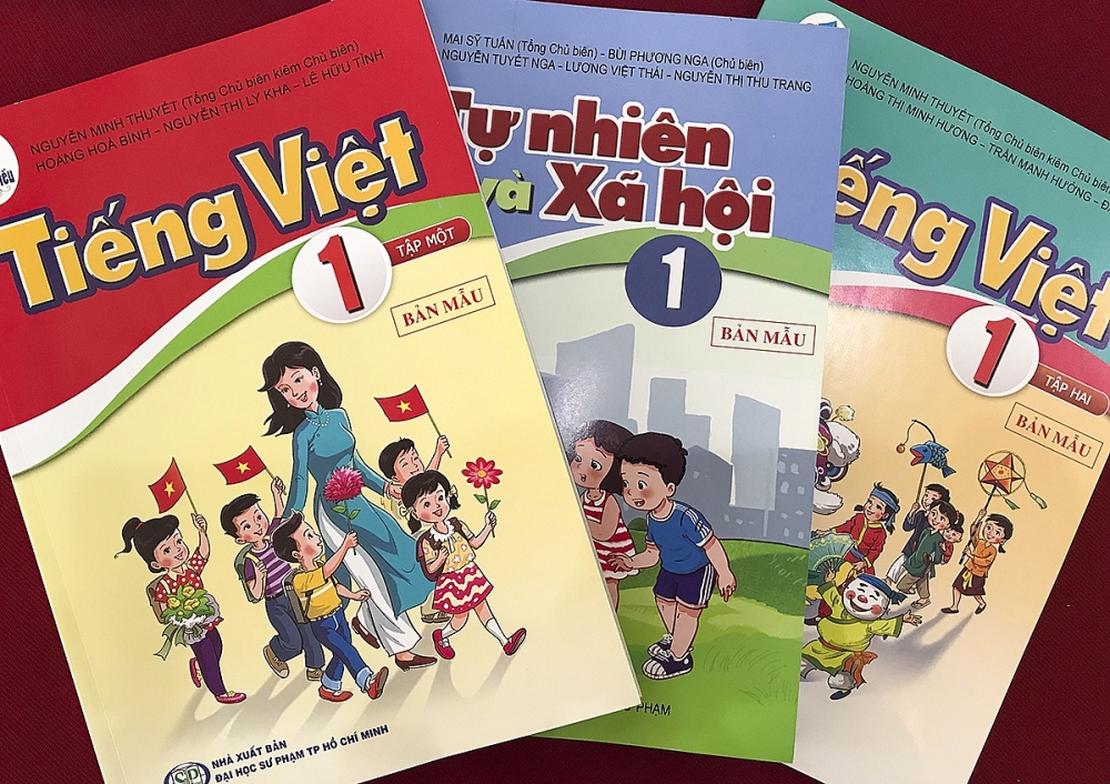 Bộ GD&ĐT yêu cầu nhà trường không được ép buộc học sinh mua tài liệu tham khảo