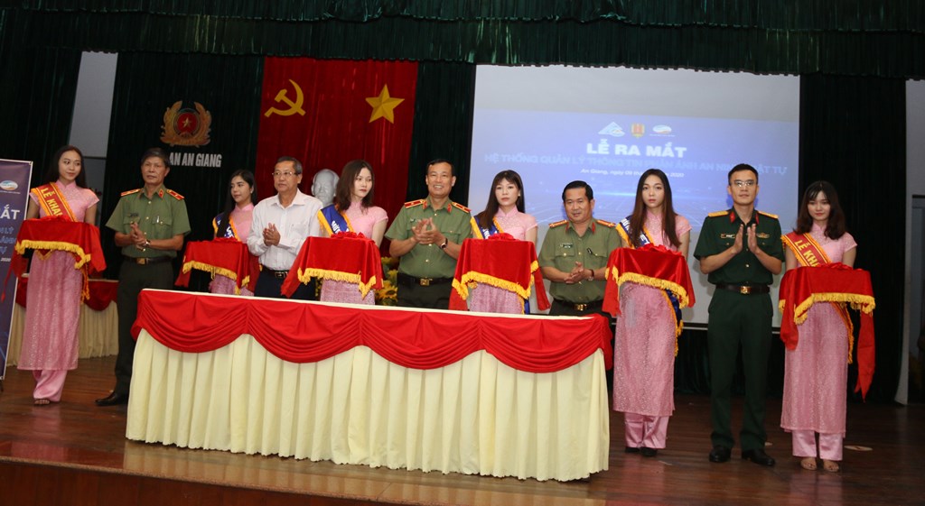 Công an tỉnh An Giang ra mắt hệ thống quản lý thông tin phản ánh về an ninh trật tự