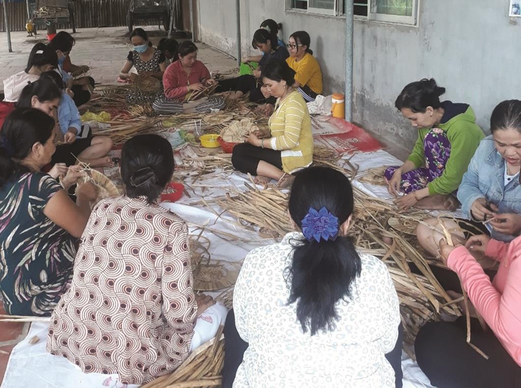 Quan tâm đào tạo nghề cho phụ nữ ở nông thôn