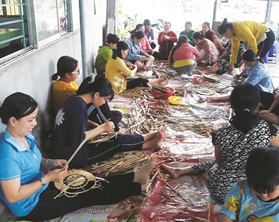 Quan tâm đào tạo nghề cho phụ nữ ở nông thôn
