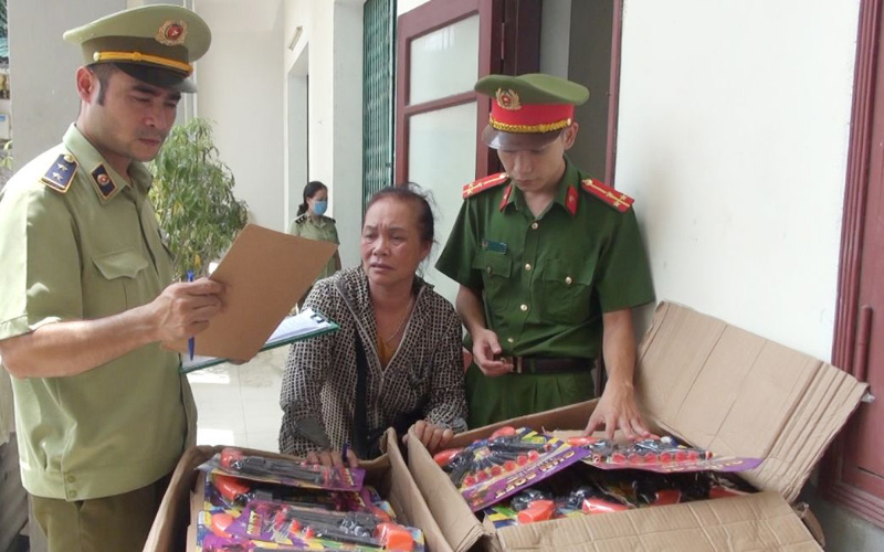Thu giữ gần 3.000 đồ chơi nguy hiểm