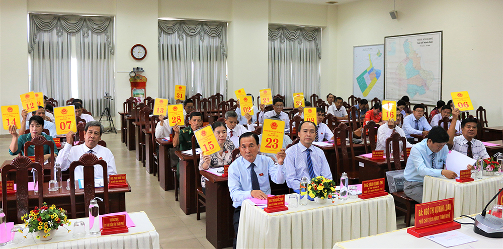 Châu Đốc: Miễn nhiệm, bầu bổ sung các chức danh thuộc thẩm quyền HĐND thành phố