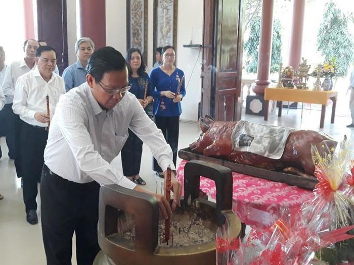 Tưởng niệm 28 năm ngày mất Nữ tướng Nguyễn Thị Định