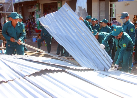 Vĩnh Long: Nỗ lực khắc phục hậu quả giông lốc