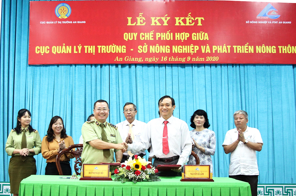 Cục Quản lý thị trường -Sở Nông nghiệp và Phát triển nông thôn phối hợp đấu tranh phòng, chống buôn lậu, hàng giả trong lĩnh vực vật tư nông nghiệp, an toàn thực phẩm