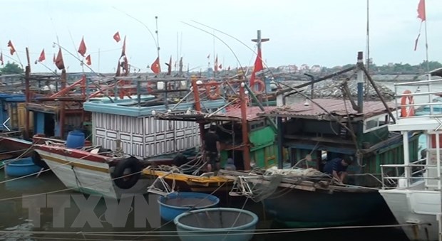 Không khí lạnh tràn xuống Bắc Bộ, gây mưa dông rải rác