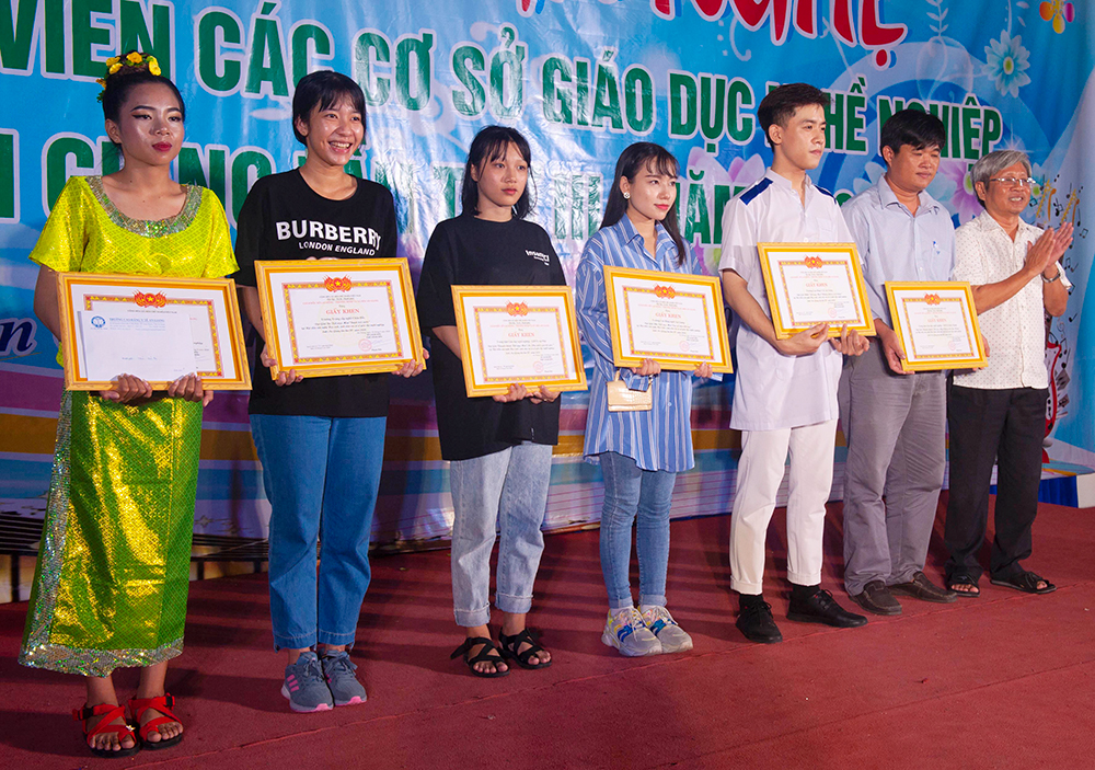Hội diễn văn nghệ học sinh, sinh viên các cơ sở giáo dục nghề nghiệp tỉnh An Giang lần thứ III năm 2020