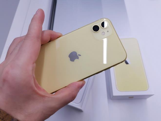 Cửa hàng liên tục giảm giá iPhone 11