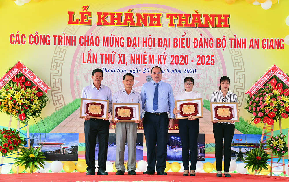 Thoại Sơn: Khánh thành các công trình chào mừng Đại hội đại biểu Đảng bộ tỉnh An Giang lần thứ XI (nhiệm kỳ 2020 – 2025)