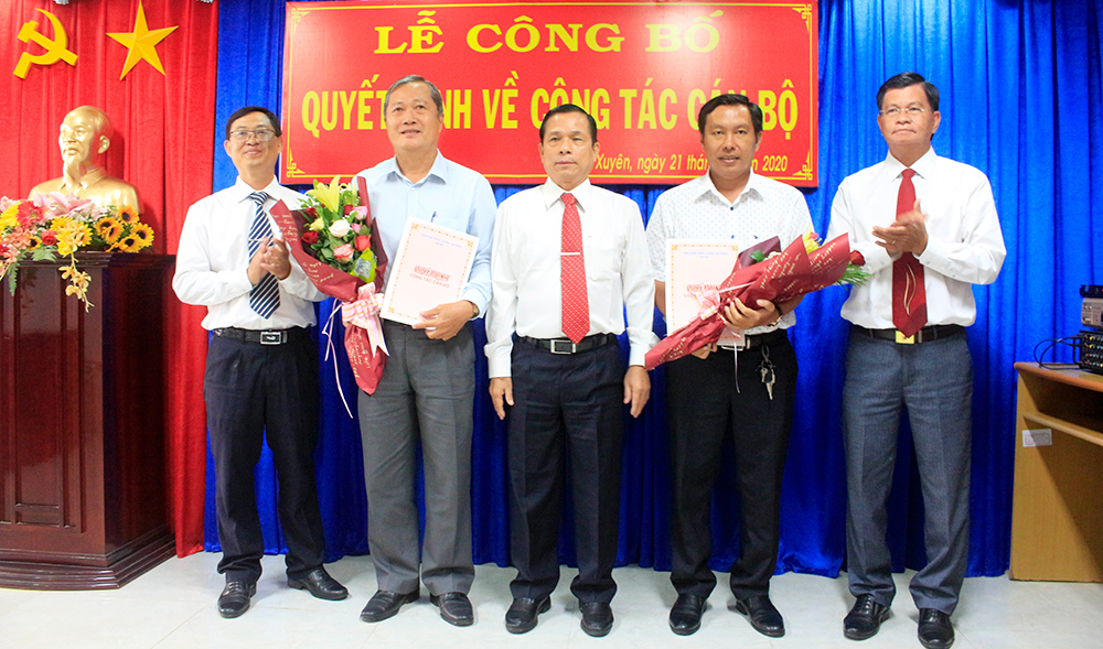 TP. Long Xuyên: Công bố quyết định công tác cán bộ