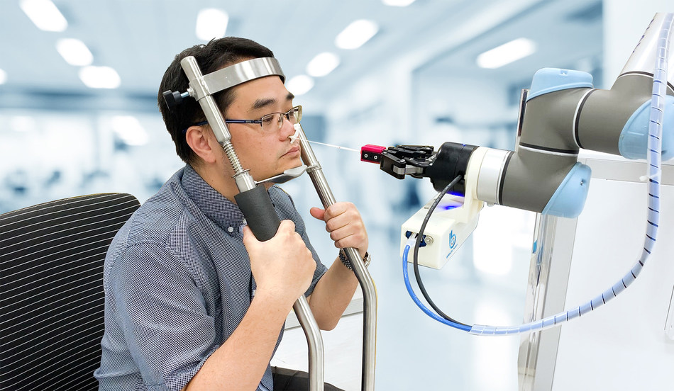 Robot lấy mẫu xét nghiệm COVID-19 nhanh và an toàn