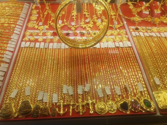 Giá vàng hôm nay 22-9: Giảm giá mạnh, thị trường đảo chiều