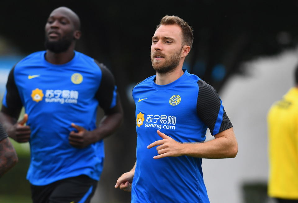 Conte thẳng tay "trảm" Eriksen, dọn đường đón Kante