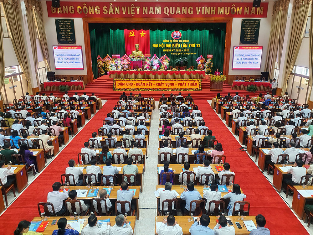 349 đại biểu dự Đại hội đại biểu Đảng bộ tỉnh An Giang lần thứ XI (nhiệm kỳ 2020-2025) Quang cảnh phiên họp trù bị