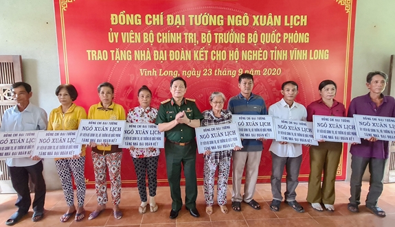 Đại tướng Ngô Xuân Lịch làm việc tại tỉnh Vĩnh Long