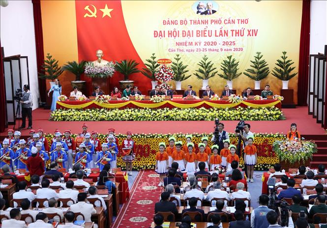Chủ tịch Quốc hội Nguyễn Thị Kim Ngân dự Đại hội Đảng bộ thành phố Cần Thơ