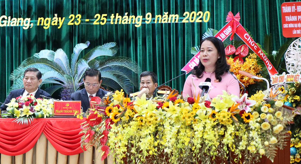 Phấn đấu xây dựng quê hương Bác Tôn ngày càng văn minh, giàu đẹp