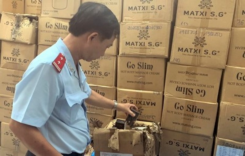 Tiêu hủy gần 140 nghìn hộp mỹ phẩm không đúng hồ sơ công bố