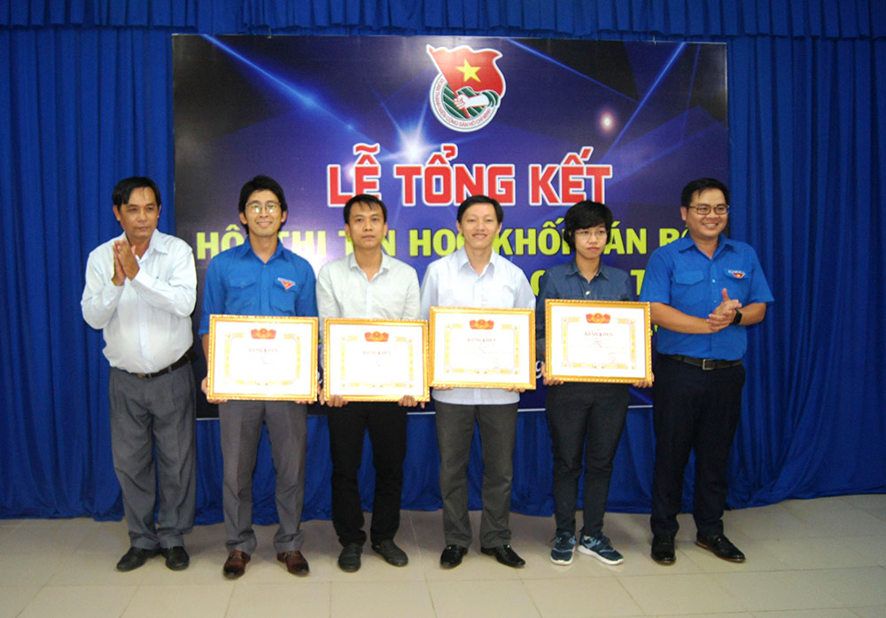 Trao 31 giải thưởng tại Hội thi Tin học khối cán bộ, công chức, viên chức trẻ cấp tỉnh