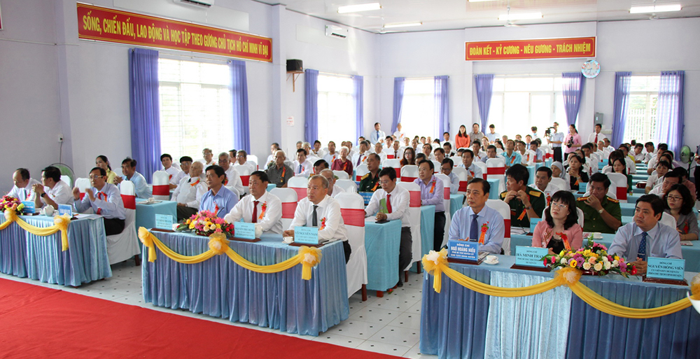 Xã Mỹ Hiệp đón bằng công nhận đạt chuẩn nông thôn mới nâng cao