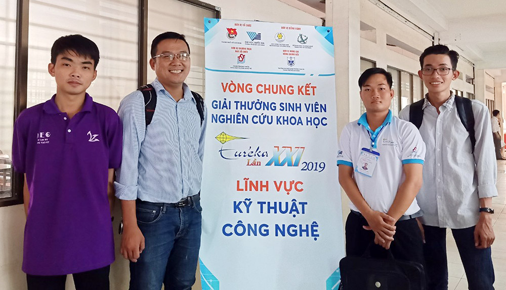 Thầy giáo đam mê sáng tạo