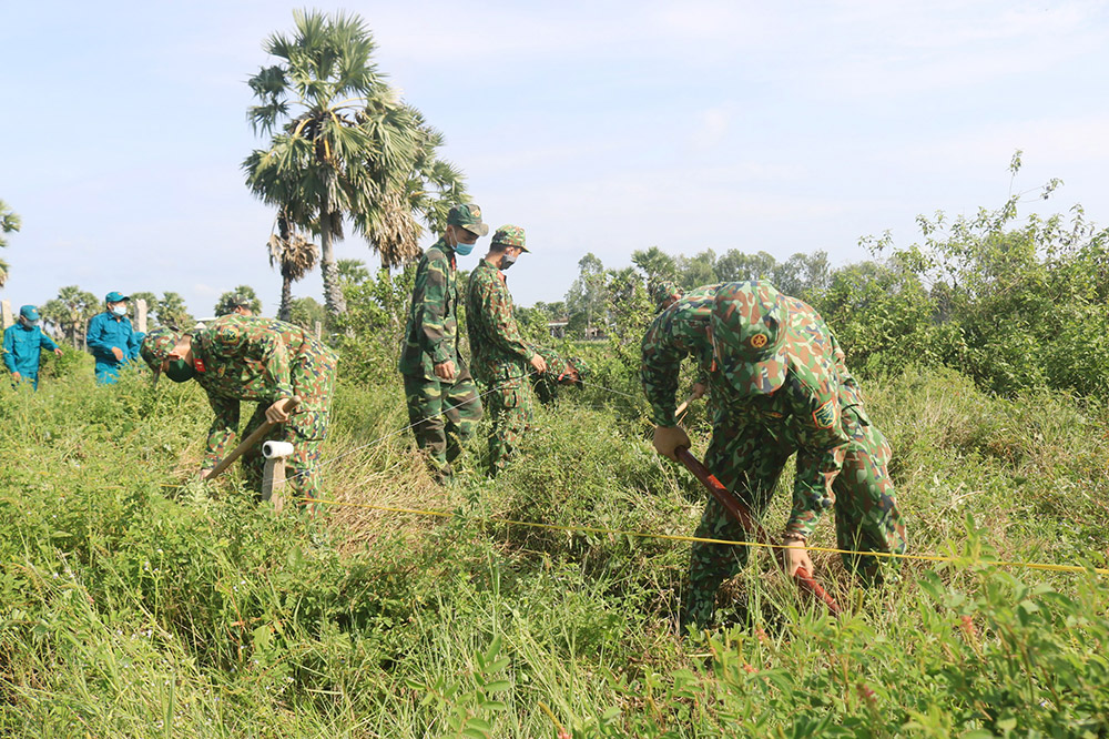 Quân đội ta luôn tận trung với Đảng, trọn hiếu với dân