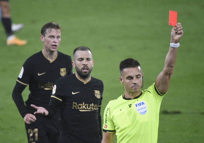 Chơi thiếu người, Barca vẫn thắng to nhờ Fati và Messi