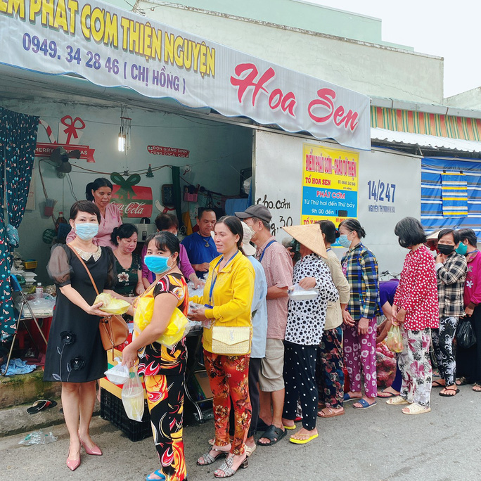 "Người giữ lửa" bếp ăn từ thiện