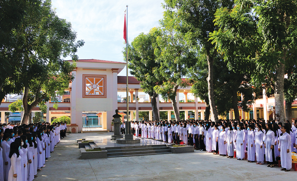 Trường THPT Chuyên Thủ Khoa Nghĩa: Đoàn kết, đổi mới, nâng cao chất lượng dạy và học