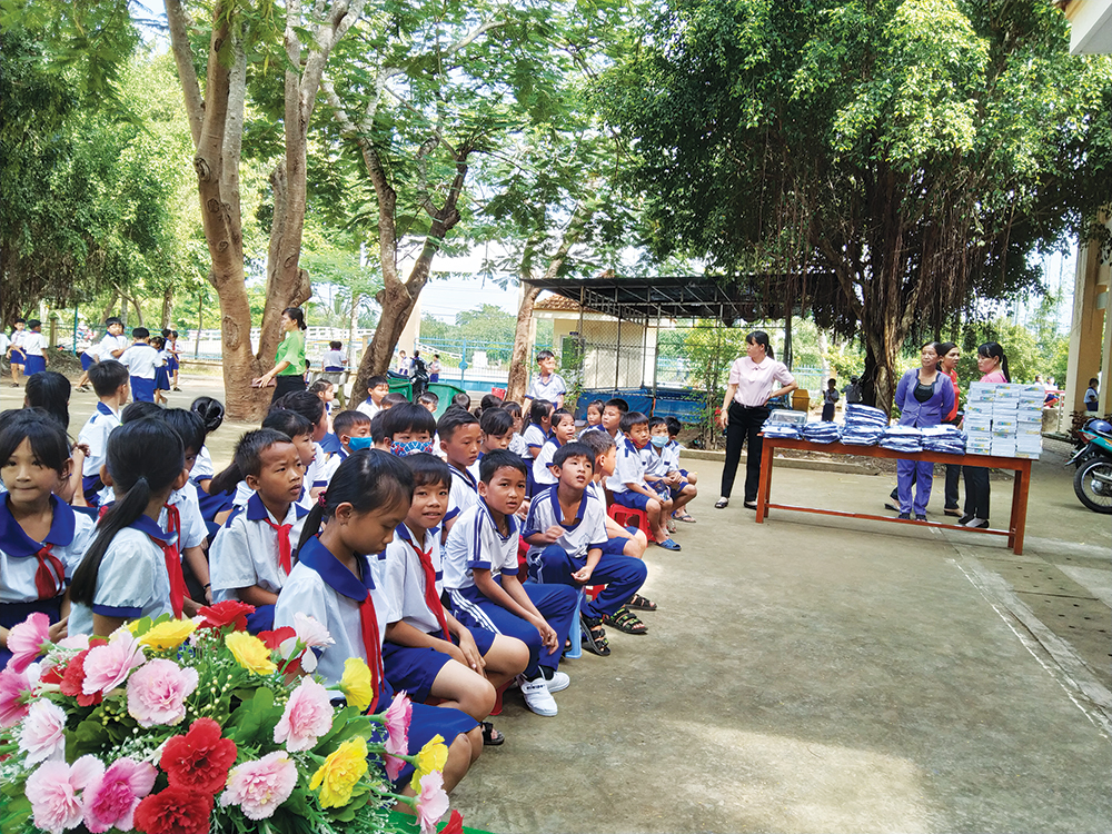 Hỗ trợ những mảnh đời khó khăn