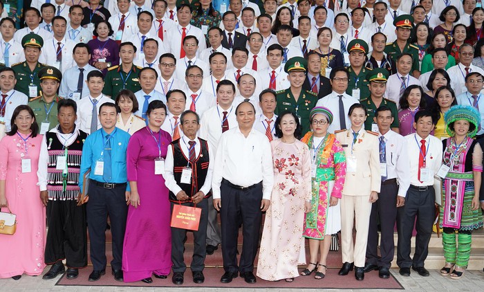Thủ tướng Nguyễn Xuân Phúc: Dân vận là phải xắn tay áo lo việc cho dân
