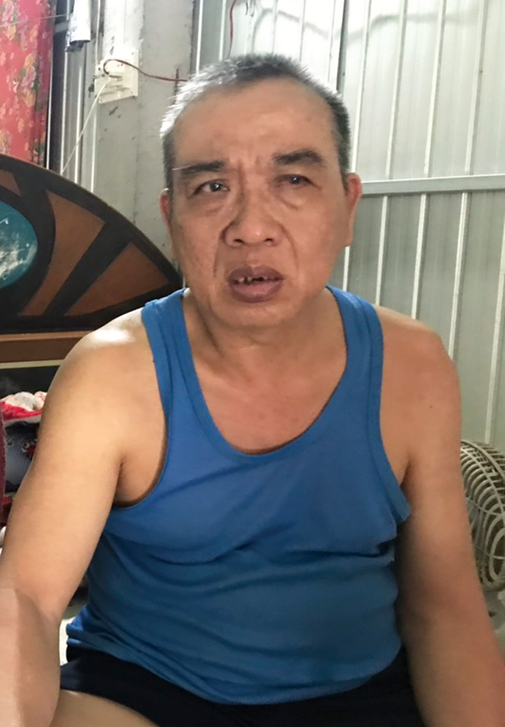 Cảnh khó khăn của 2 gia đình