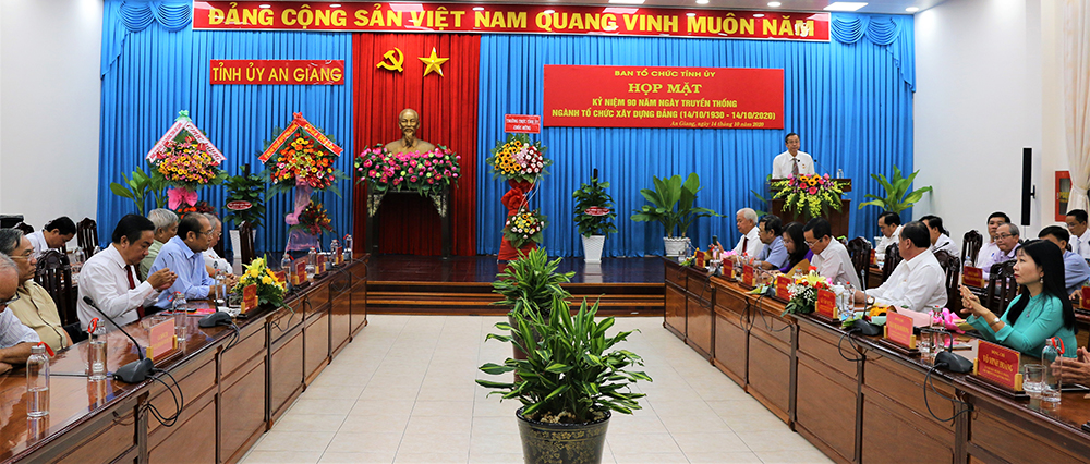 Ngành tổ chức xây dựng Đảng: Phát huy truyền thống, đoàn kết, nỗ lực góp phần xây dựng, phát triển quê hương
