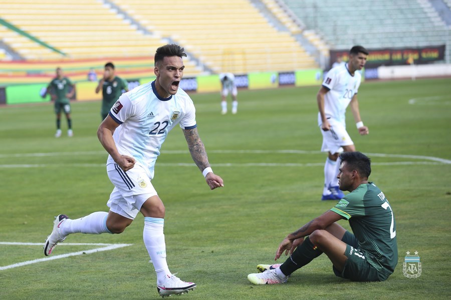 Messi im tiếng, Argentina thắng ngược Bolivia nhờ Lautaro Martinez