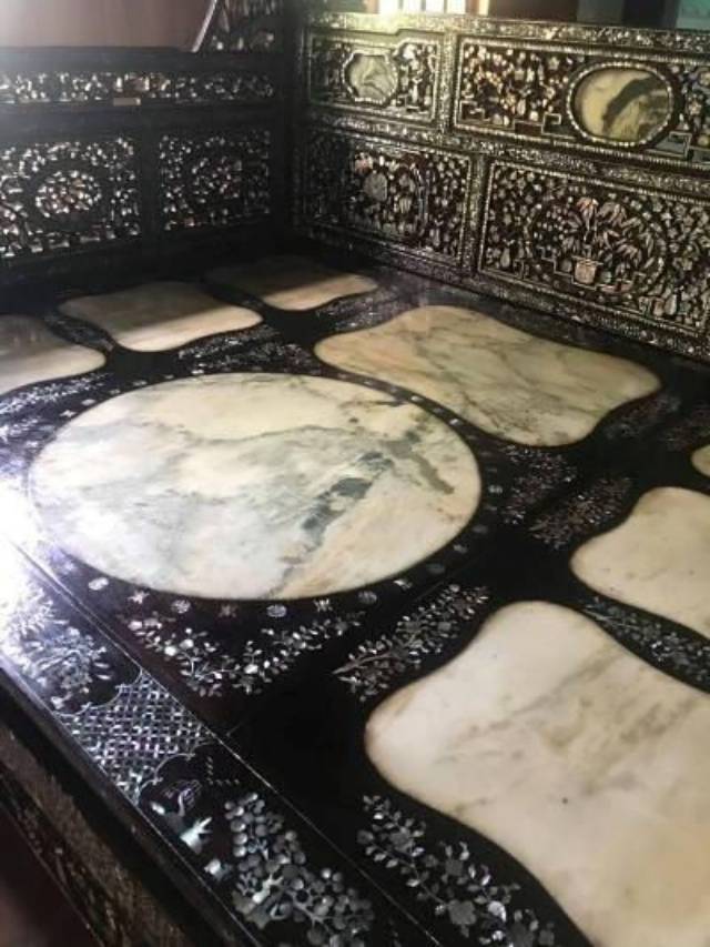 Cận cảnh chiếc giường được trả gần 4 tỷ nhưng đại gia đồ cổ ở Đồng Tháp chưa bán