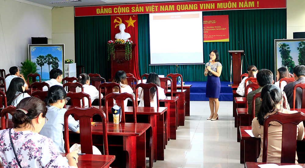 Đào tạo kỹ năng bán hàng, phân phối hàng hóa, xây dựng thương hiệu