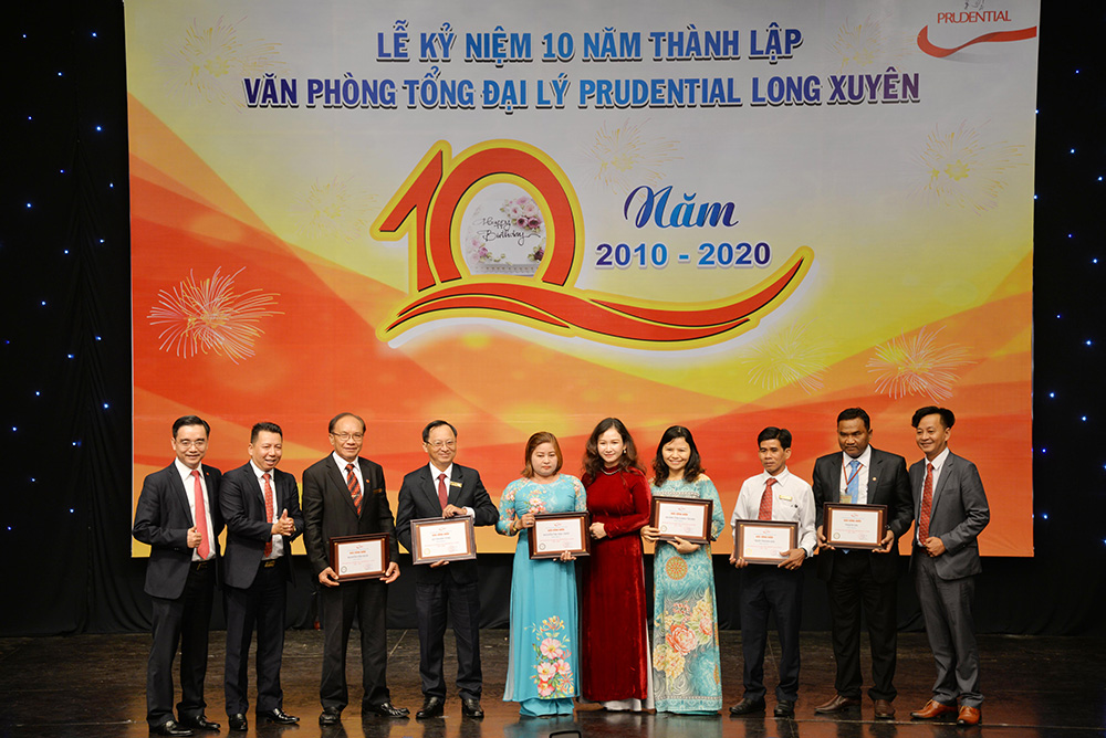 Văn phòng Tổng đại lý Prudential Long Xuyên tổ chức lễ kỷ niệm 10 năm thành lập